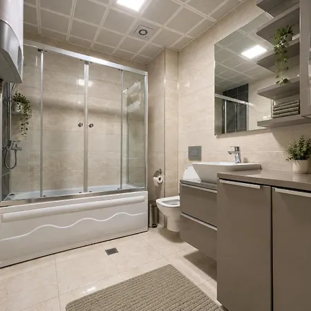 Amazing Sky Views 3 Bedroom With Pool Sauna Gym And Free Parking Daire Üsküp