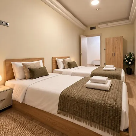 Amazing Sky Views 3 Bedroom With Pool Sauna Gym And Free Parking Üsküp